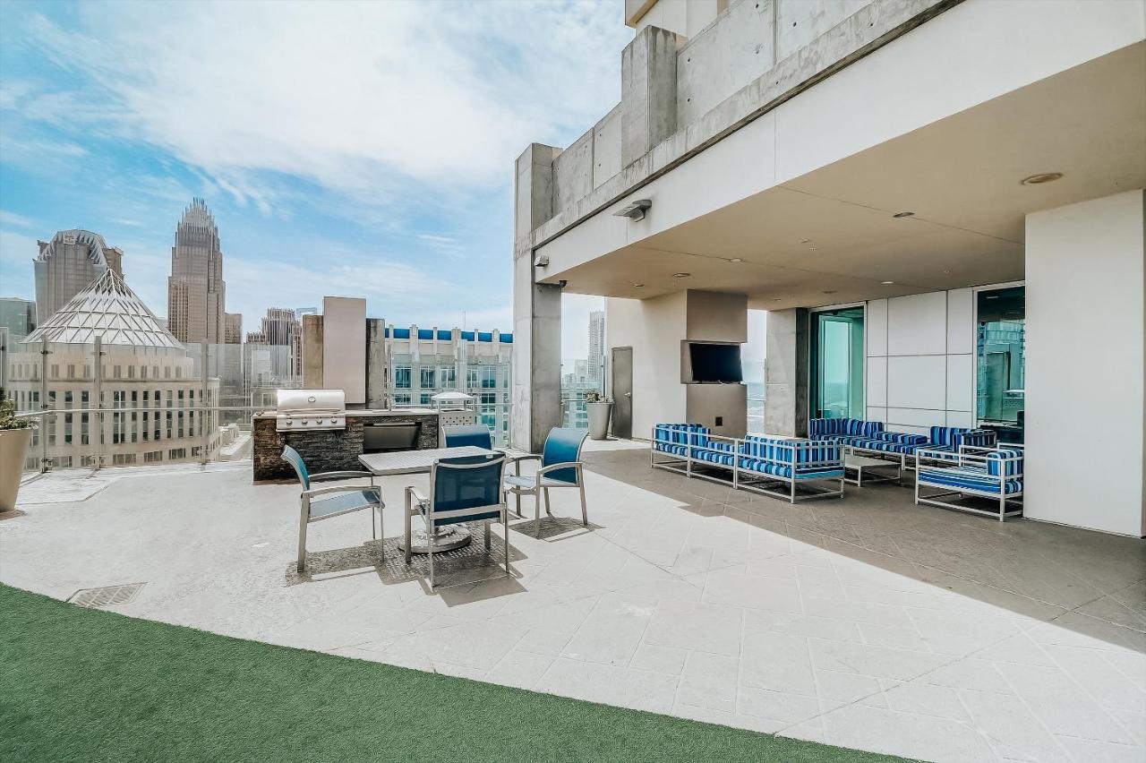 Frontdesk Skyhouse Apts Uptown Charlotte Apartment Luaran gambar